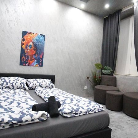 Family Studio In Akh Area Wina Bagian luar foto