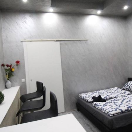 Family Studio In Akh Area Wina Bagian luar foto