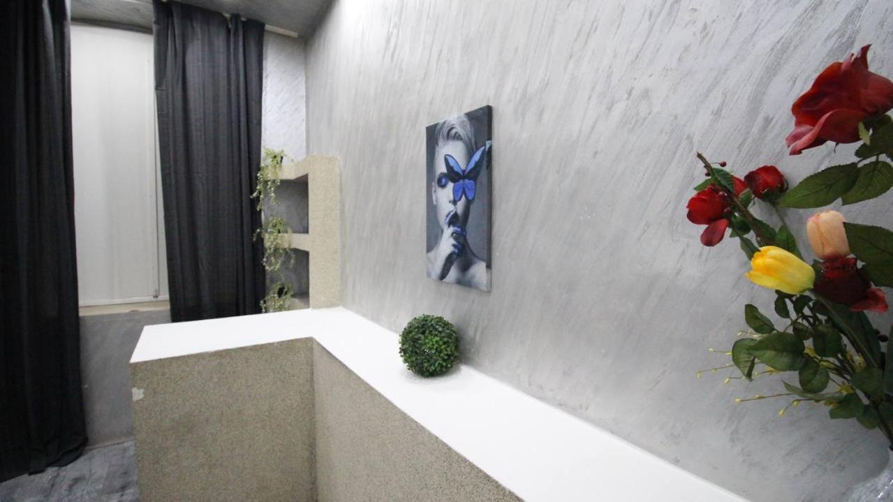 Family Studio In Akh Area Wina Bagian luar foto