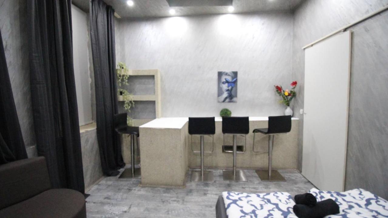 Family Studio In Akh Area Wina Bagian luar foto