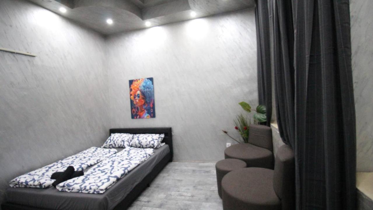 Family Studio In Akh Area Wina Bagian luar foto