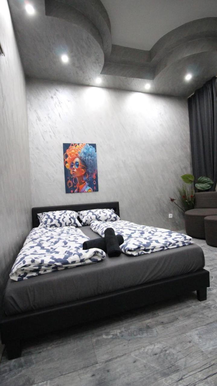 Family Studio In Akh Area Wina Bagian luar foto