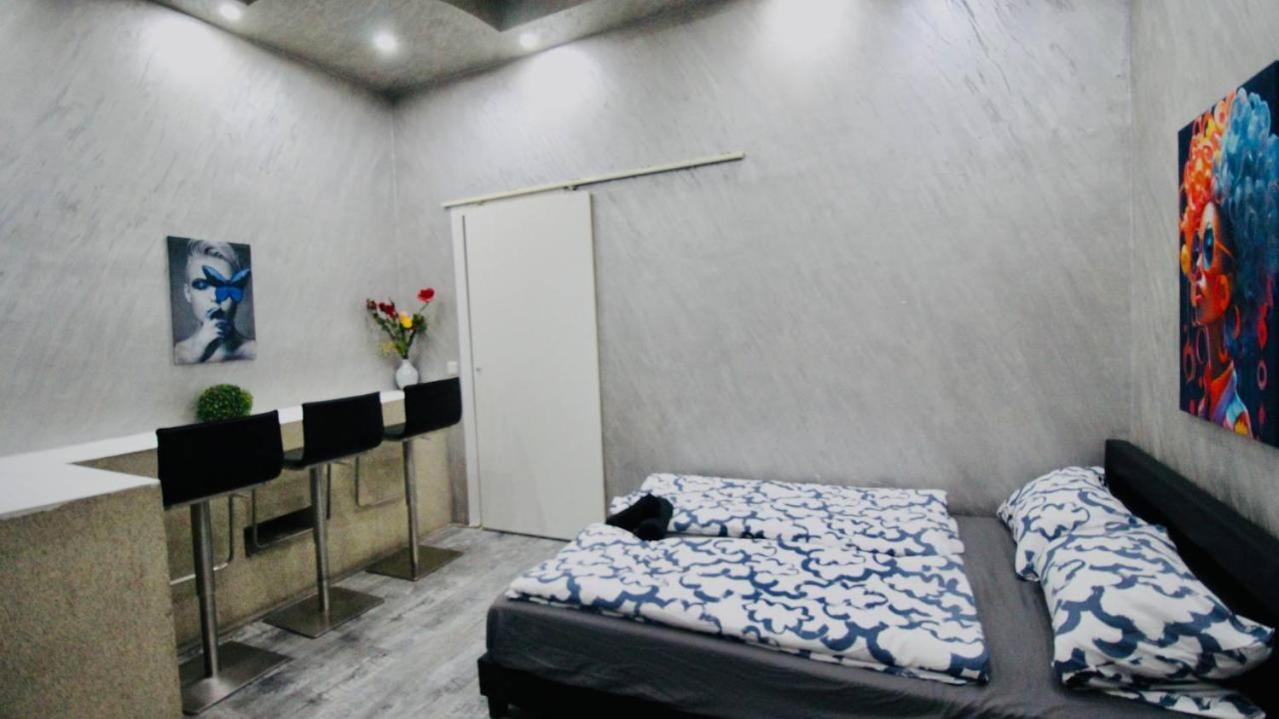 Family Studio In Akh Area Wina Bagian luar foto
